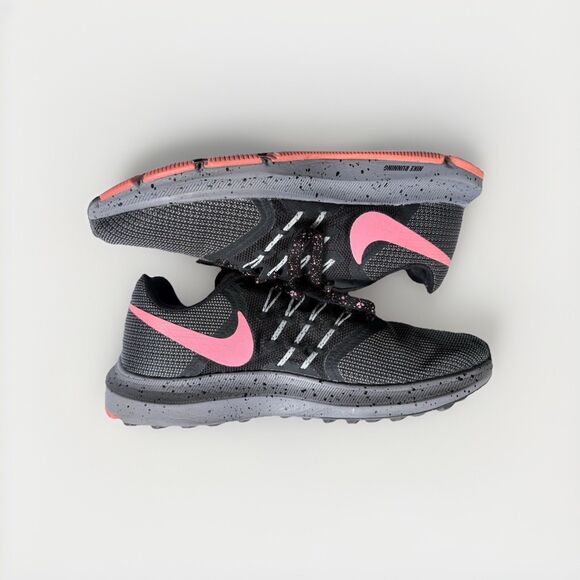 Nike Swift Women’s Running Shoes Size 8 Black Pink Athletic Sneakers Comfort - Picture 6 of 8